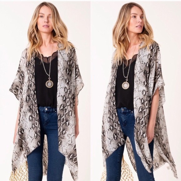 Aluna Levi Accessories - Grey Snakeskin Kimono Aluna Levi Accessories - Grey Snakeskin Kimono